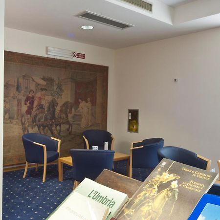 פוליניו City Hotel & Suites מראה חיצוני תמונה