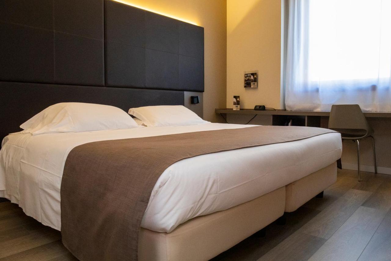 פוליניו City Hotel & Suites מראה חיצוני תמונה