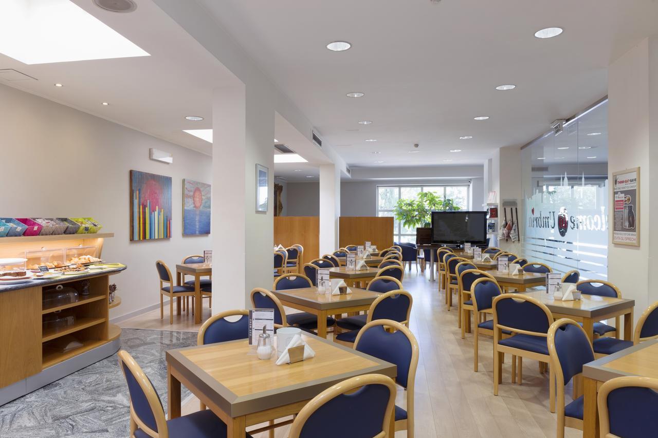 פוליניו City Hotel & Suites מראה חיצוני תמונה