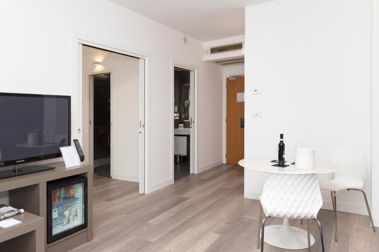 פוליניו City Hotel & Suites מראה חיצוני תמונה