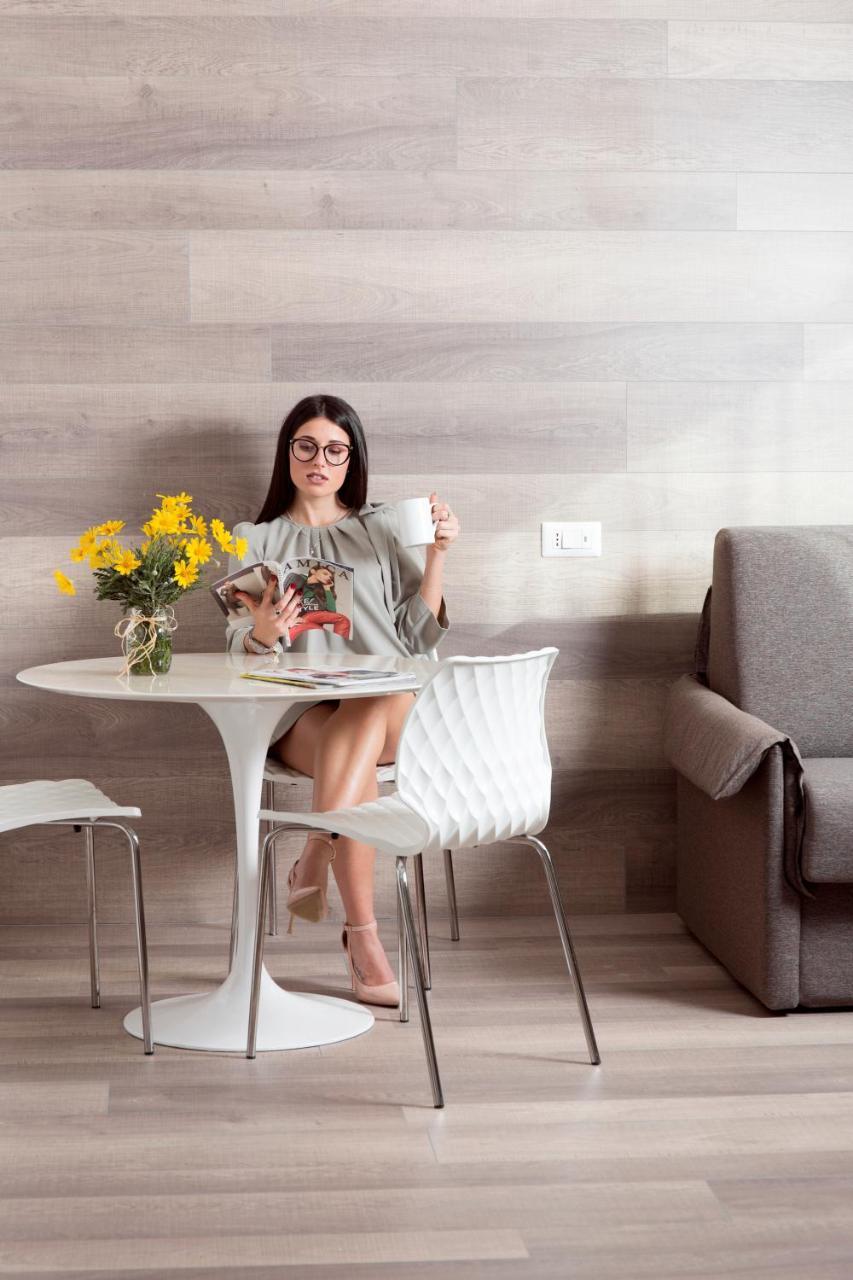 פוליניו City Hotel & Suites מראה חיצוני תמונה